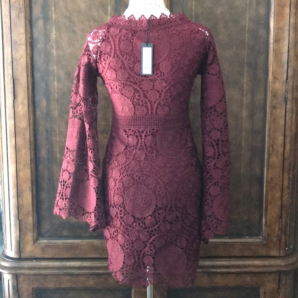 Lace Bell Sleeve Dress - Picture 4 of 7